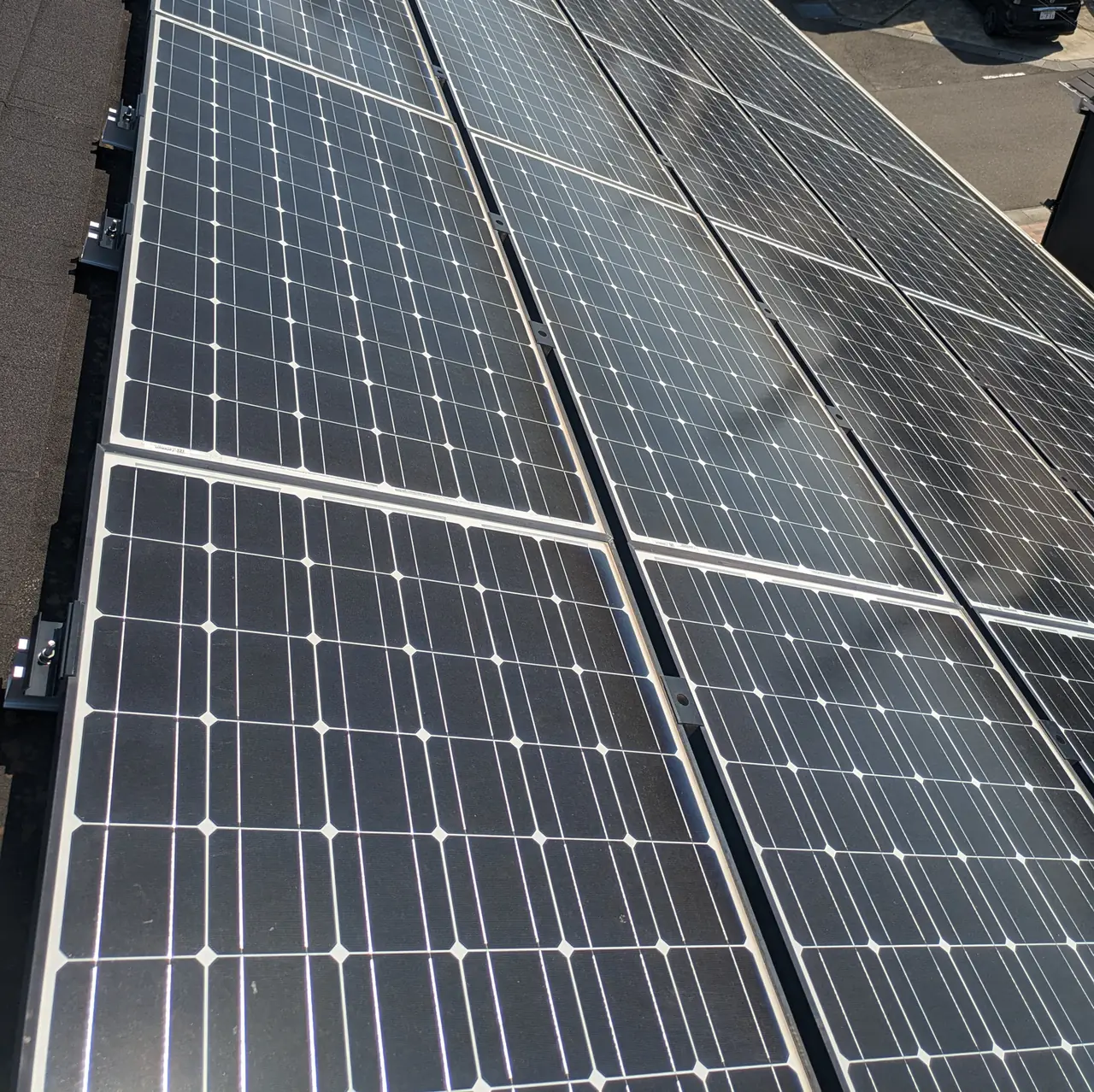 名取市の住宅に設置した太陽光パネル
