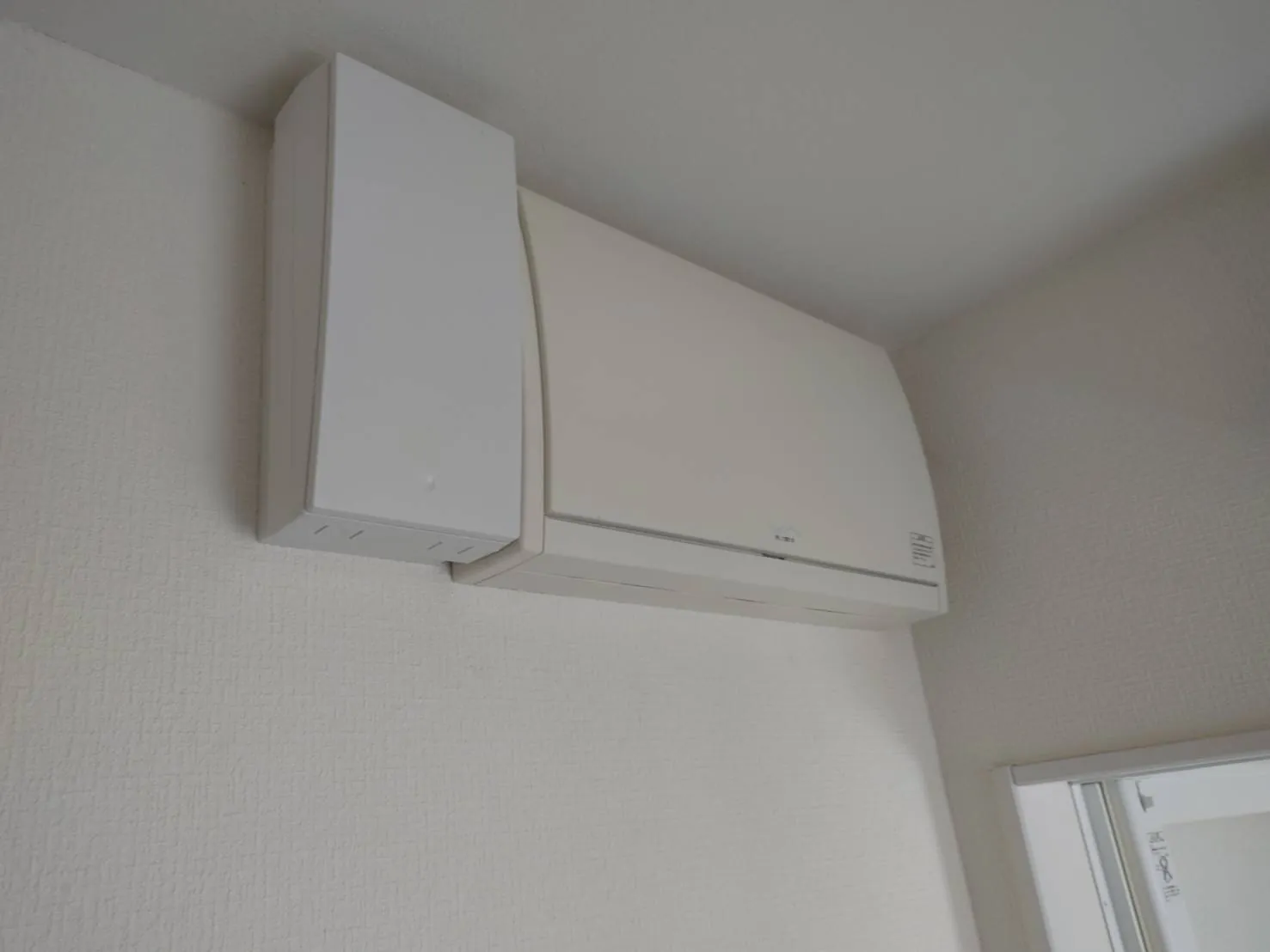 屋内に設置した表示ユニット